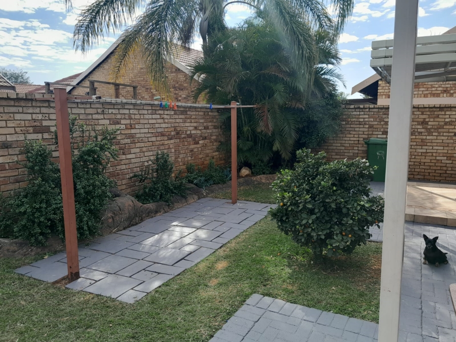 4 Bedroom Property for Sale in Waterval East North West